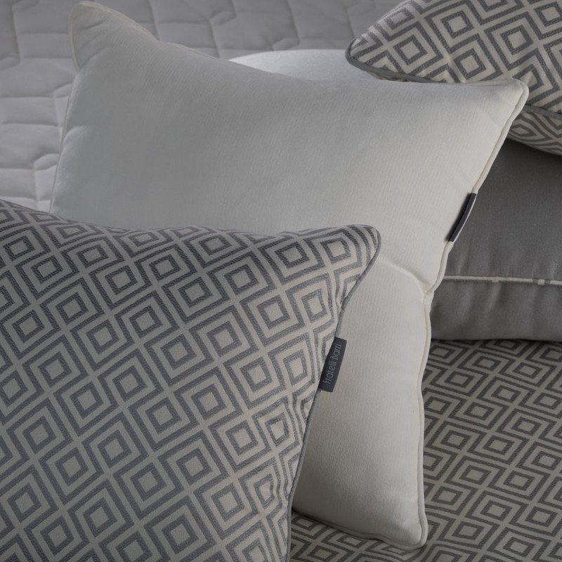 Подушка Chiara TEXTILE