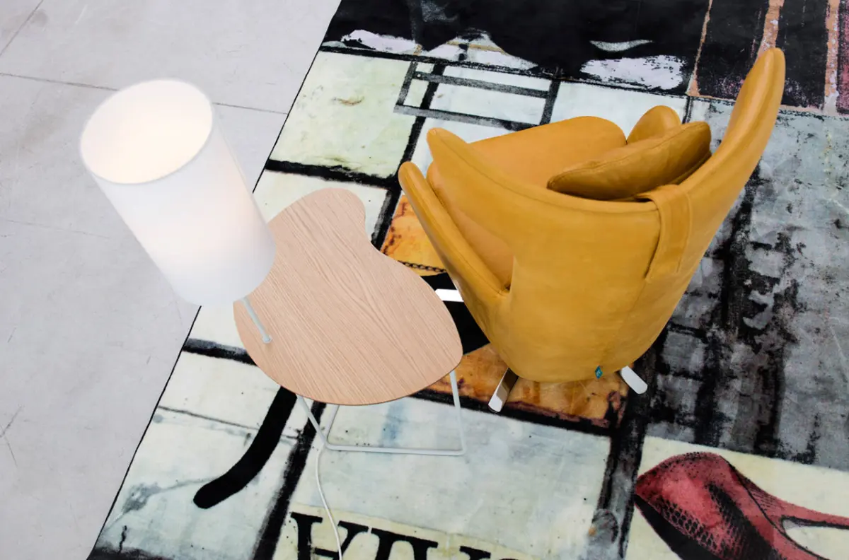 Столик Conec-Table 60 + USB с лампой