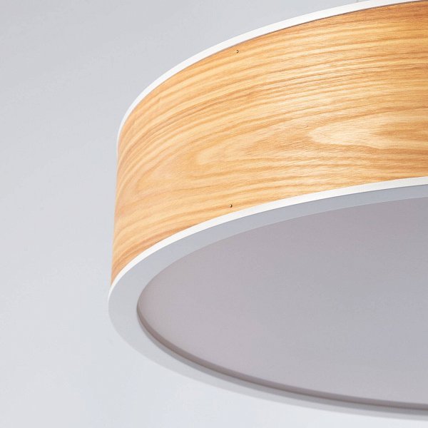 Jupiter Chandelier M — оливковый ясень — белый — вплотную к потолку