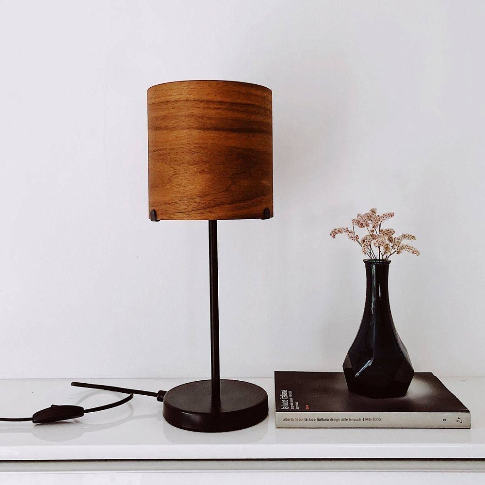 Jupiter Table Lamp — американский орех