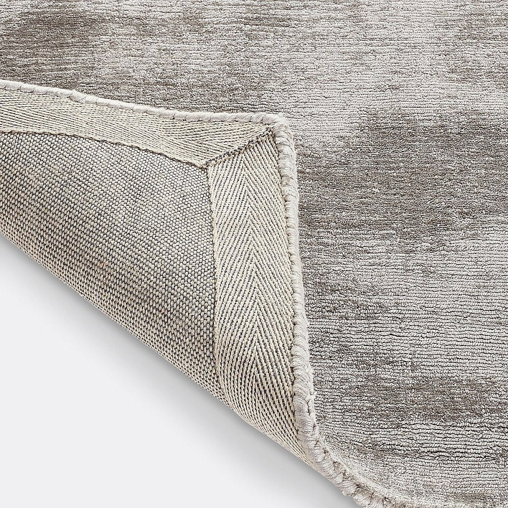 Ковер 100 Tencel с эффектом состаренной ткани Izri 160 x 230 см серый