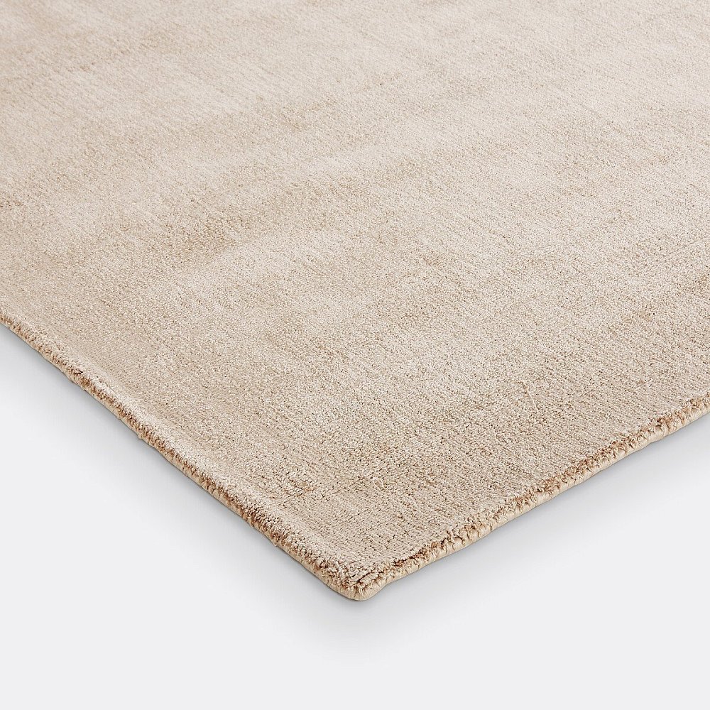 Ковер 100 Tencel с эффектом состаренной ткани Izri 200 x 290 см бежевый