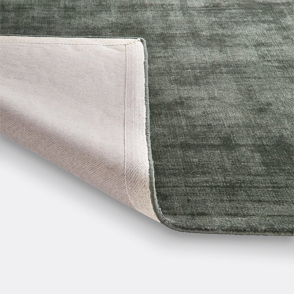 Ковер 100 Tencel с эффектом состаренной ткани Izri 120 x 170 см зеленый