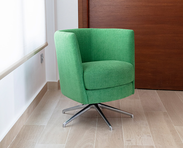 Кресло Peque Swivel