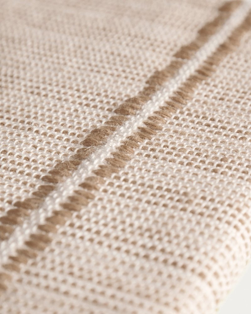 Подушка для стула Drati бежевого цвета, 100% ПЭТ, 40 x 40 см