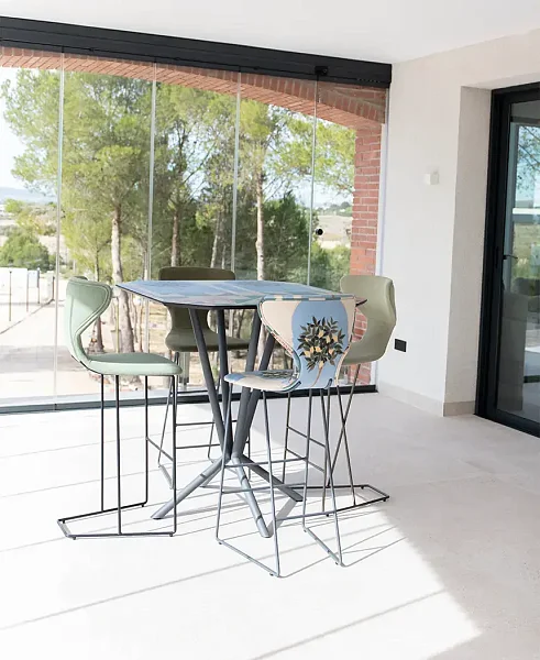 Полубарный стул Denzel