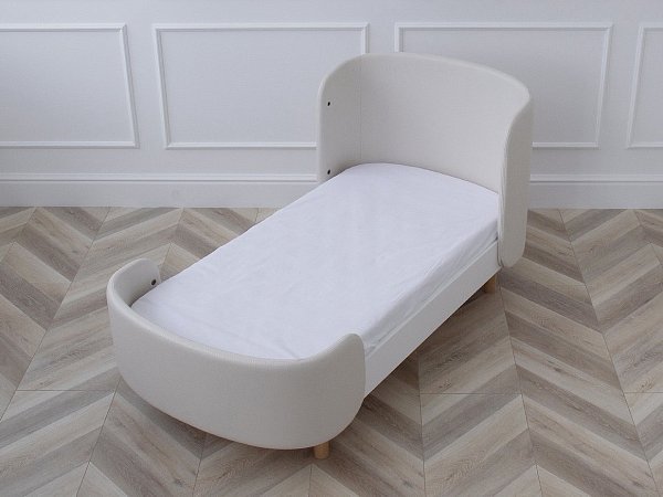 Кровать KIDI Soft для детей от 2 до 4 лет (молочный, экокожа)