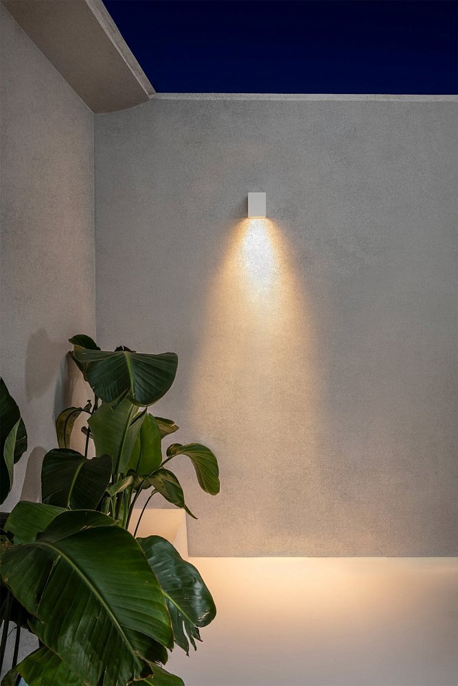 Уличный настенный светильник KOV квадратный белый LED 6W 2700K 14°