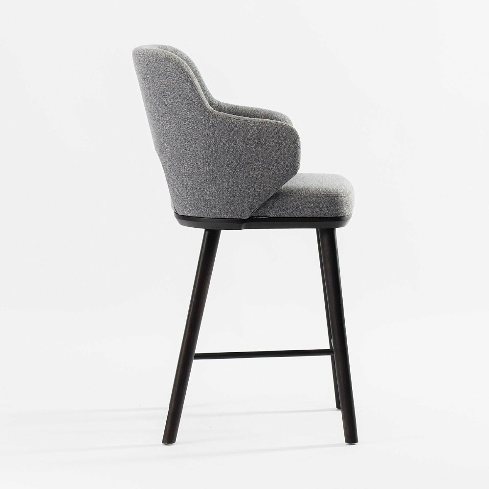 Стул Трентино полубарный с подлокотниками с вырезом серая ткань ясень тон темный орех (лак/матовый)