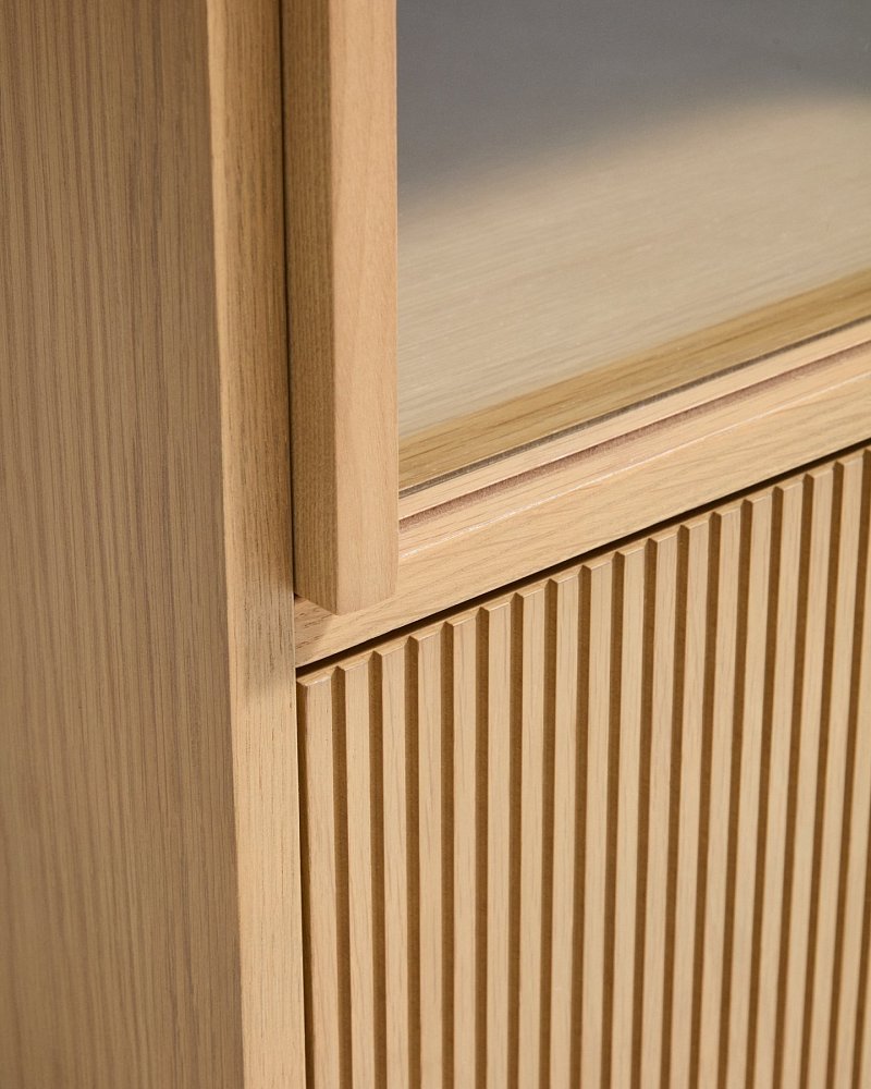 Тумба под ТВ Helvine с 3 дверцами и 5 ящиками из шпона дуба и закаленного стекла, 245x53,5 см