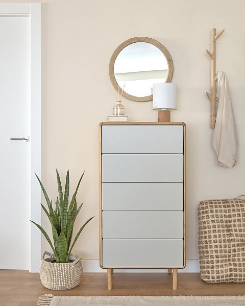 Комод Anielle из массива и шпона ясеня с тремя ящиками 60 x 117 см