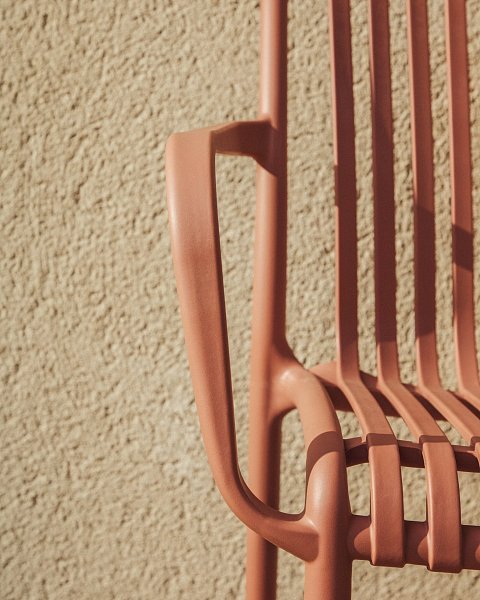 Уличный стул Isabellini из пластика терракотового цвета