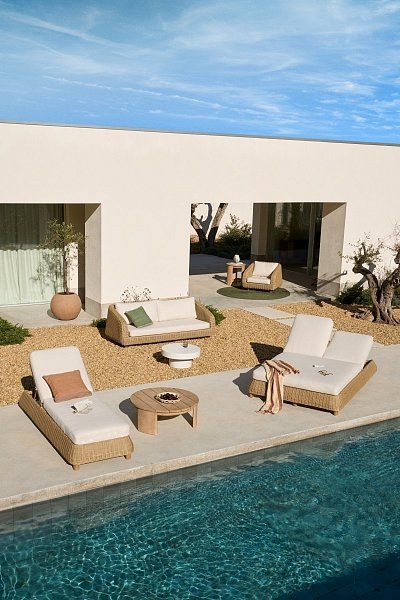 Шезлонг Meria из искусственного ротанга