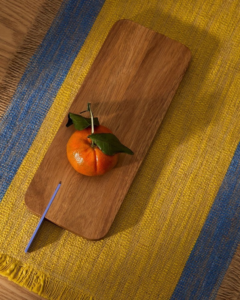 Сервировочная доска Zairin из акации с ручкой из лилового металла