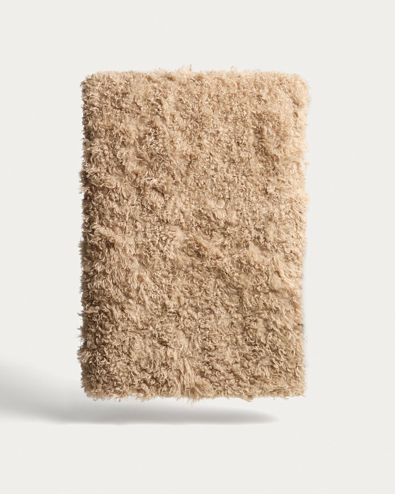 Плед из искусственного меха с эффектом завитка бежевого цвета Seruva, 140 x 200 см